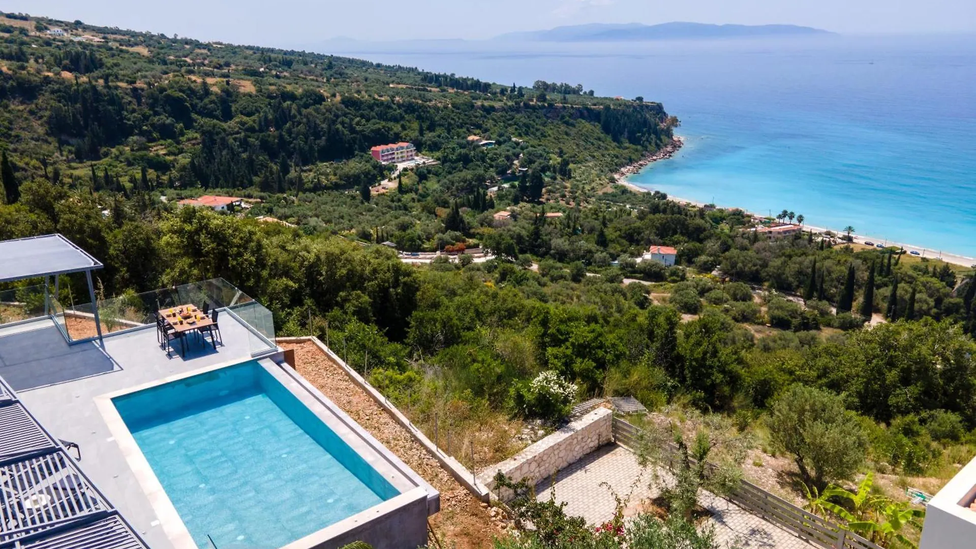 Le Grand Bleu Villa Lourdata  Řecko